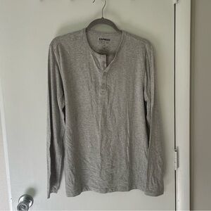 Men’s knit long sleeved henley